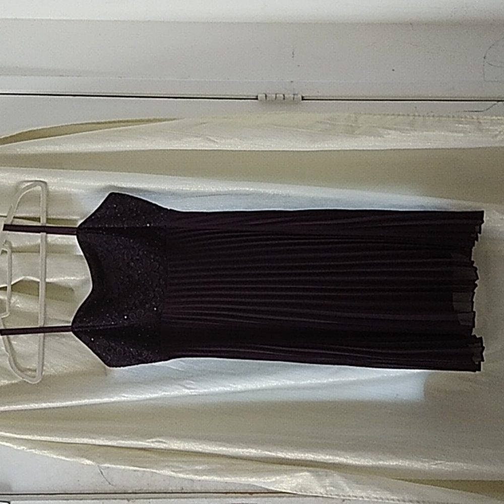 R&M Collections  Size 16. Maroon/Burgundy